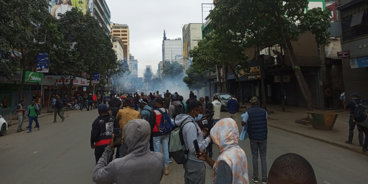 Tear gas lobbed in Nairobi CBD. PHOTO/ The Kenya Times