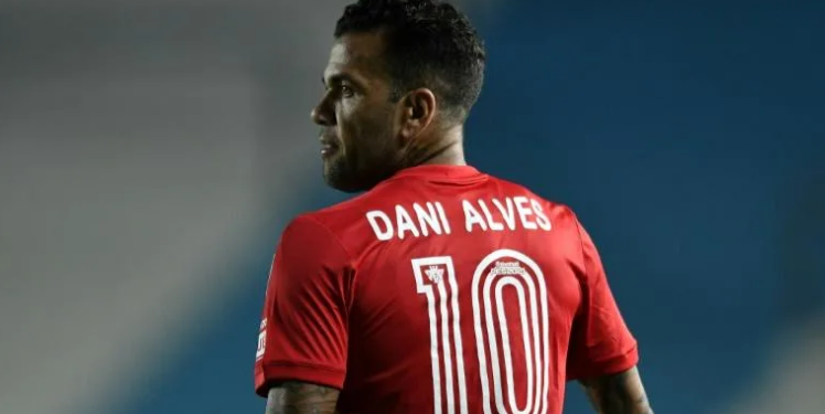 Dani Alves back in the Brazil squad at the age of 38 | AFP