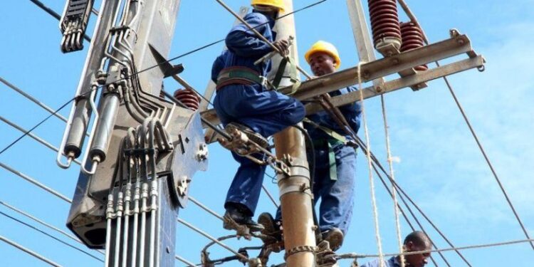 Kenya Power technicians at work. The electricity service provider has announced power outage in various parts of the nation. PHOTO/COURTESY