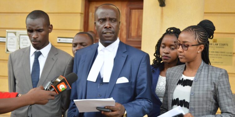 Lawyer Danstan Omari addressing the press at Milimani Law Courts.PHOTO/COURTESY