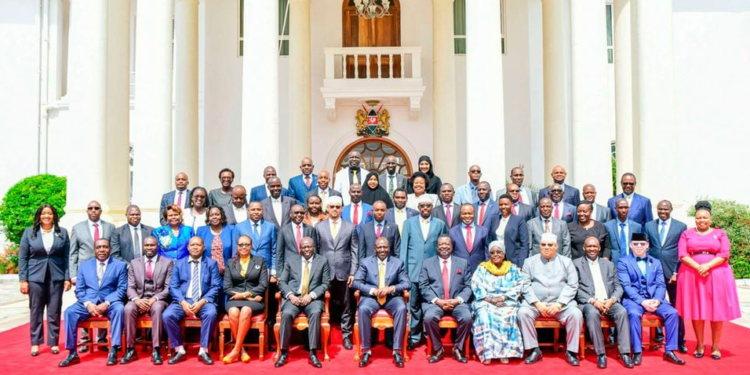 President William Ruto, Deputy President Rigathi Gachagua and Prime Cabinet Minister Musalia Mudavadi in a group photo with the newly sworn-in Chief Administrative Secretaries at State House, Nairobi on March 23, 2023 | 
PCS