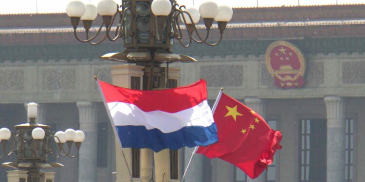 The flags of China and the Netherlands | Photo Courtesy
