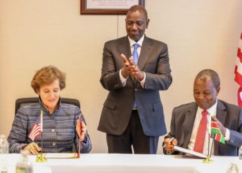 President William Ruto (center) witnesses the signing of Ksh8.7 funding deal for the BRT project in New York on September 20, 2023.