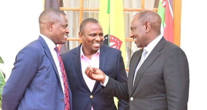 President William Ruto (right) shares a moment with Kiharu MP Ndindi Nyoro (left) and Majority Leader Kimani Ichung'wah. Ichung'wah has proposed new law seeking to regulate IPP companies. 