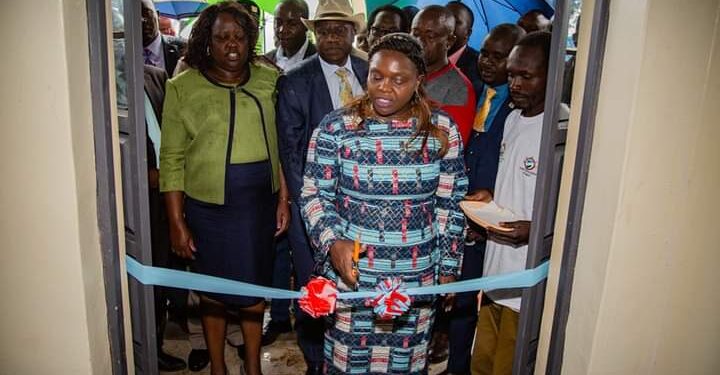 DP's spouse Pastor Dorcas Rigathi launching Bomet Treatment and Rehabilitation Centre at the Koiwa Hospital in Bomet County.