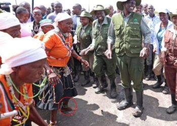 Traditional dancers entertain President William Ruto and First Lady Rachel Ruto- among other leaders during the tree-planting exercise in Makueni County.
