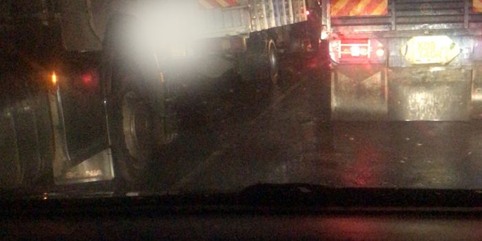 A photo showing trucks stranded along the Rironi-Mai Mahiu road on Thursday, December 14. 