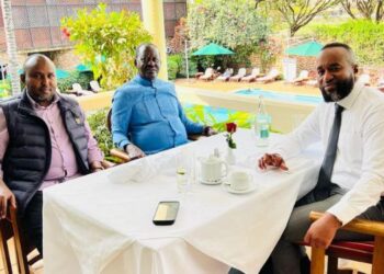 Former Mombasa Governor Ali Hassan Joho (right), ODM Leader Raila Odinga (center0 and Suna East MP Junet Mohamed during a past meeting.