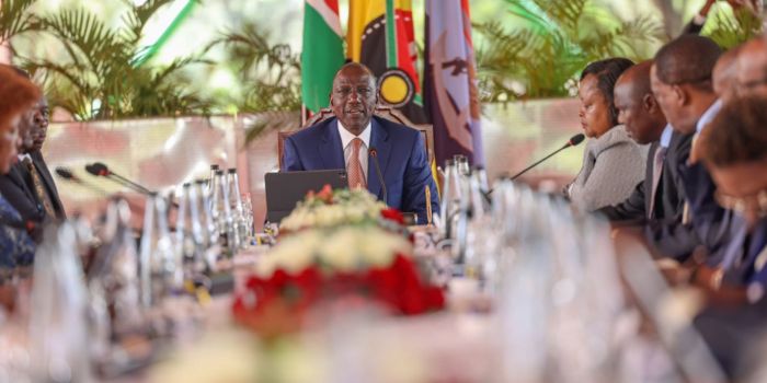 President William Ruto 9ceter) chairs a cabinet meeting on January 15, 2023. 