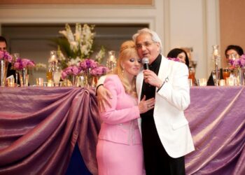 Benny Hinn greets a crowd in one of his crusades. photo/ Benny Hinn