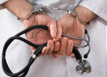 Police arrested a 36-year-old fake doctor after he was caught pretending to be a medic and treating patients at Malindi Sub County Hospital.