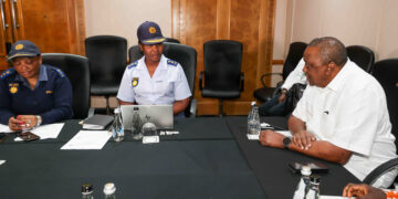 Uhuru Kenyatta meeting South Africa police. PHOTO/ office of 4th president