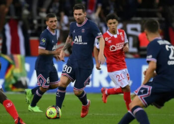 Lionel Messi replaced Neymar in the second half of PSG's game at Reims | AFP/FRANCK FIFE