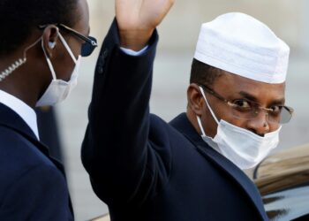 Chad’s transitional president Mahamat Idriss Deby Itno waves as he leaves the Elysee Palace following a meeting with French President, in Paris on November 12, 2021 |  AFP