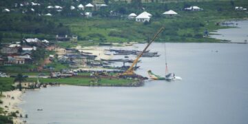 A crane removes the crashed Precision Air aircraft from Lake Victoria at Bukoba, Tanzania | AFP