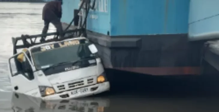 Lorry plungde into Indian Ocean at Likoni Ferry on Saturday, December 24. PHOTO/courtesy