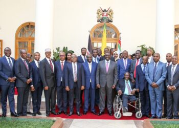 President William Ruto poses for a photo at State House Nairobi on Wednesday, February 8 with 30 Jubilee party MPs.PHOTO/State House Nairobi.