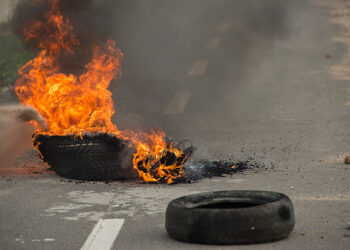 Burning tires :PHOTO/Courtesy
