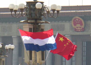 The flags of China and the Netherlands | Photo Courtesy