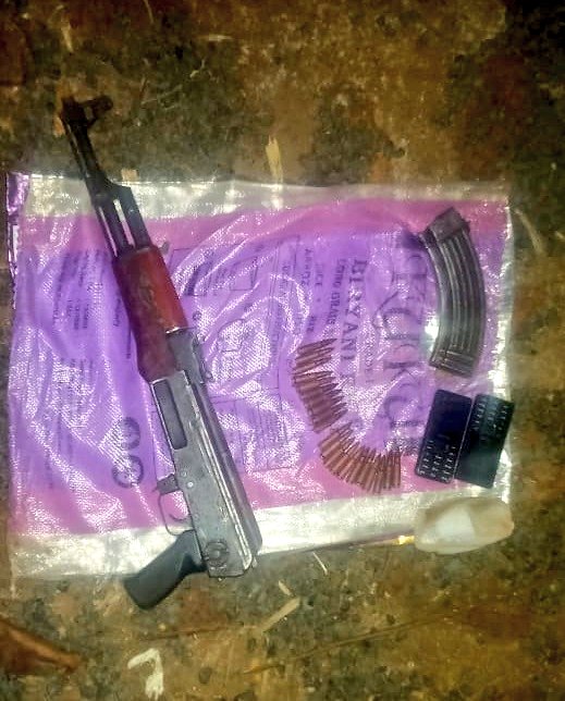 A photo showing the AK 47 Rifle receovered from the suspected robbers in Kisii County. 