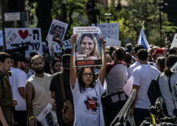 Israelis whose relatives are being held hostage demonstrate on October 26, 2023 in front of the Defense Ministry building in Tel Aviv, demanding the government to bring back their loved ones.
