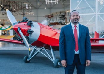 Ethiopia Prime Minister Abiy Ahmed poses for a photo with Tsehay.