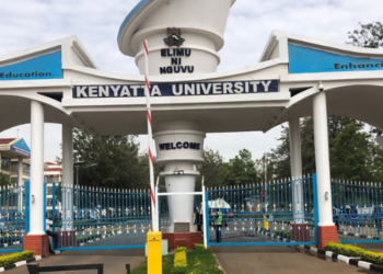 A photo of Kenyatta University Main entrance along the Thika Superhighway.